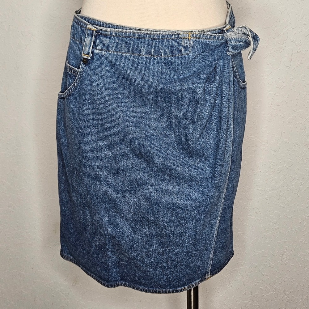 Vintage Dockers Levi's Denim Wrap Skirt Medium Wash Blue Made in USA Size 10 12